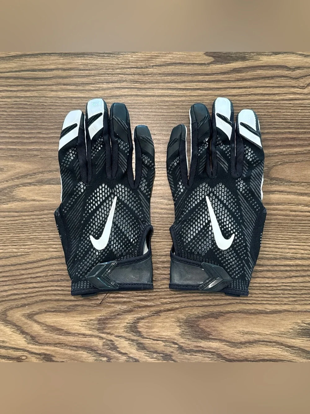 Size 2XL Nike Vapor Knit Hydragrip Receiver DB Gloves Black/White PGF409-010